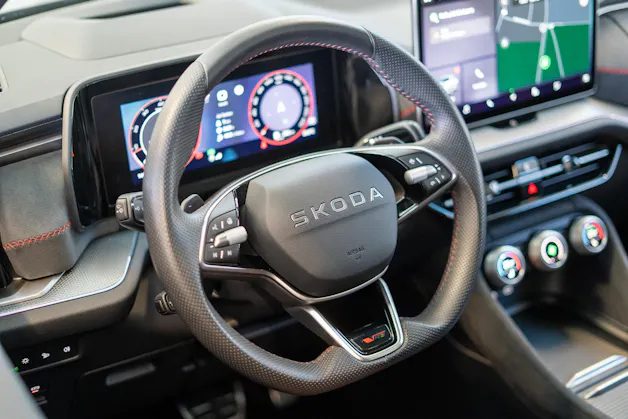 SKODA Kodiaq 2.0 TSI RS / Panorama-Schiebedach / Head-Up Display / Anhängerkupplung
