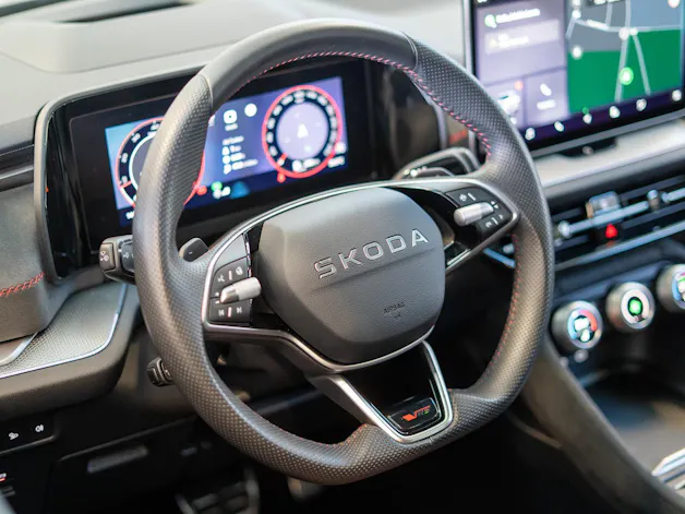 SKODA Kodiaq 2.0 TSI RS / Panorama-Schiebedach / Head-Up Display / Anhängerkupplung