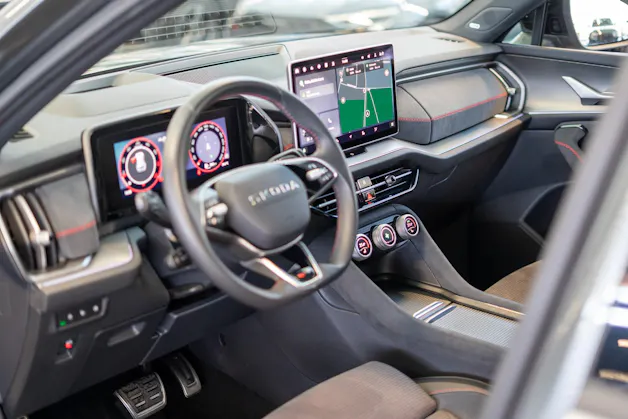 SKODA Kodiaq 2.0 TSI RS / Panorama-Schiebedach / Head-Up Display / Anhängerkupplung