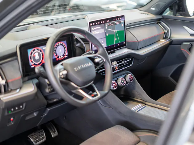 SKODA Kodiaq 2.0 TSI RS / Panorama-Schiebedach / Head-Up Display / Anhängerkupplung