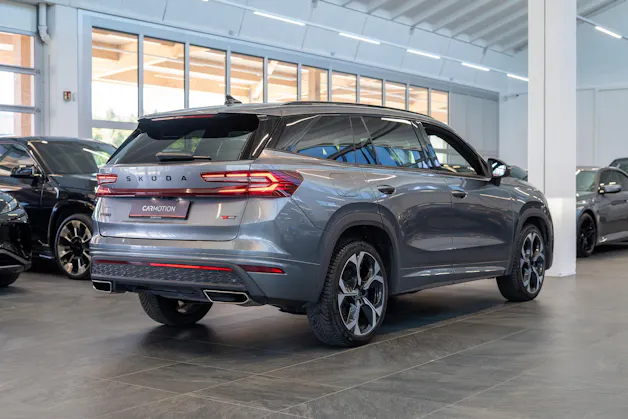 SKODA Kodiaq 2.0 TSI RS / Panorama-Schiebedach / Head-Up Display / Anhängerkupplung