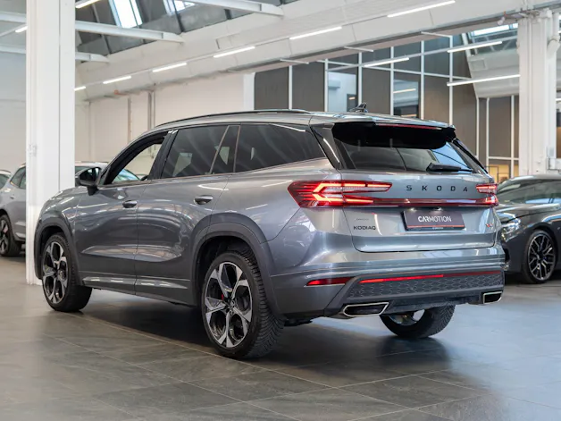 SKODA Kodiaq 2.0 TSI RS / Panorama-Schiebedach / Head-Up Display / Anhängerkupplung