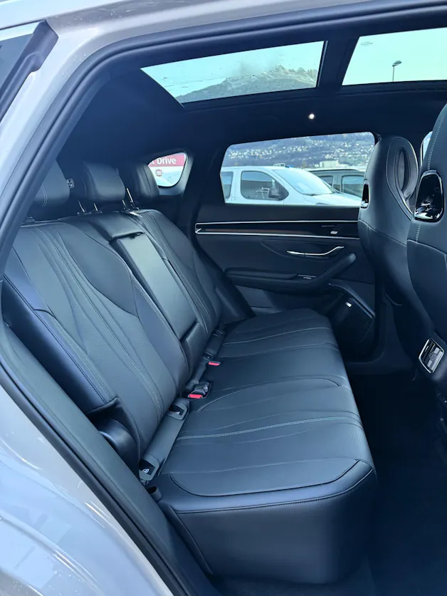 BYD Seal U DM-i Design AWD