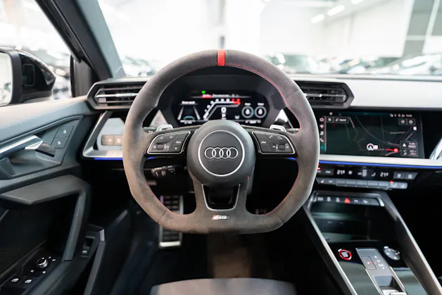 AUDI RS3 Sportback 2.5 TFSI quattro S-Tronic / Glasdach / Alcantara-Lenkrad / Rückfahrkamera
