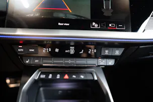 AUDI RS3 Sportback 2.5 TFSI quattro S-Tronic / Glasdach / Alcantara-Lenkrad / Rückfahrkamera