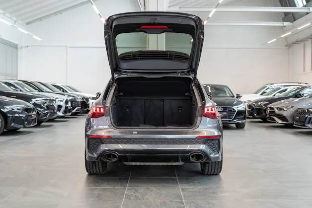 AUDI RS3 Sportback 2.5 TFSI quattro S-Tronic / Glasdach / Alcantara-Lenkrad / Rückfahrkamera