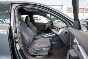 AUDI RS3 Sportback 2.5 TFSI quattro S-Tronic / Glasdach / Alcantara-Lenkrad / Rückfahrkamera