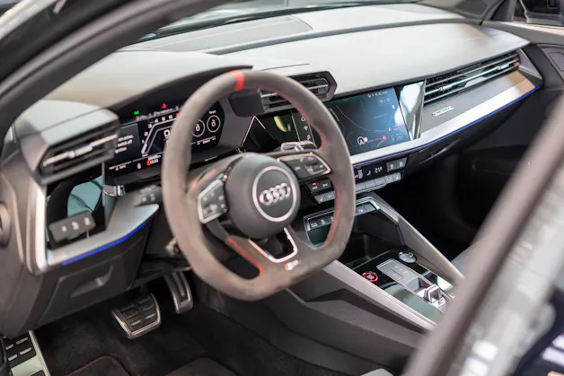 AUDI RS3 Sportback 2.5 TFSI quattro S-Tronic / Glasdach / Alcantara-Lenkrad / Rückfahrkamera
