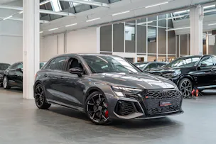 AUDI RS3 Sportback 2.5 TFSI quattro S-Tronic / Glasdach / Alcantara-Lenkrad / Rückfahrkamera