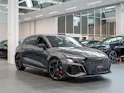 AUDI RS3 Sportback 2.5 TFSI quattro S-Tronic / Glasdach / Alcantara-Lenkrad / Rückfahrkamera
