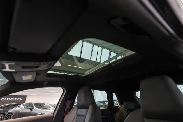 AUDI RS3 Sportback 2.5 TFSI quattro S-Tronic / Glasdach / Alcantara-Lenkrad / Rückfahrkamera