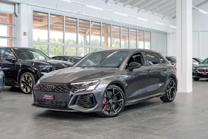 AUDI RS3 Sportback 2.5 TFSI quattro S-Tronic / Glasdach / Alcantara-Lenkrad / Rückfahrkamera