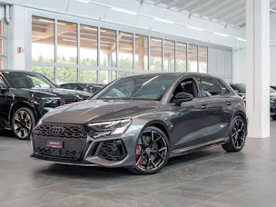 AUDI RS3 Sportback 2.5 TFSI quattro S-Tronic / Glasdach / Alcantara-Lenkrad / Rückfahrkamera