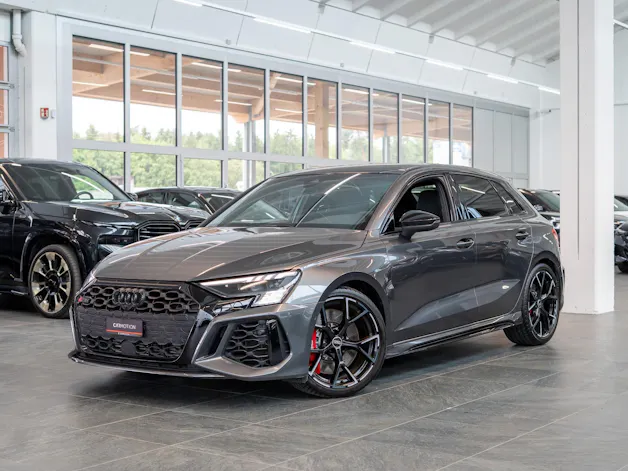 AUDI RS3 Sportback 2.5 TFSI quattro S-Tronic / Glasdach / Alcantara-Lenkrad / Rückfahrkamera