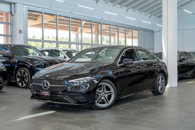 MERCEDES-BENZ A 200 AMG Line Limousine / Facelift / Rückfahrkamera / Ambientebeleuchtung