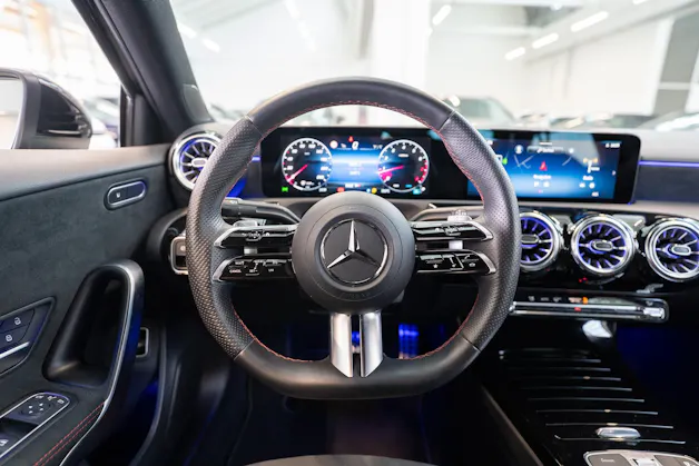 MERCEDES-BENZ A 200 AMG Line Limousine / Facelift / Rückfahrkamera / Ambientebeleuchtung