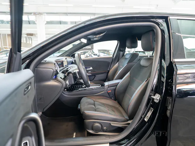 MERCEDES-BENZ A 200 AMG Line Limousine / Facelift / Rückfahrkamera / Ambientebeleuchtung