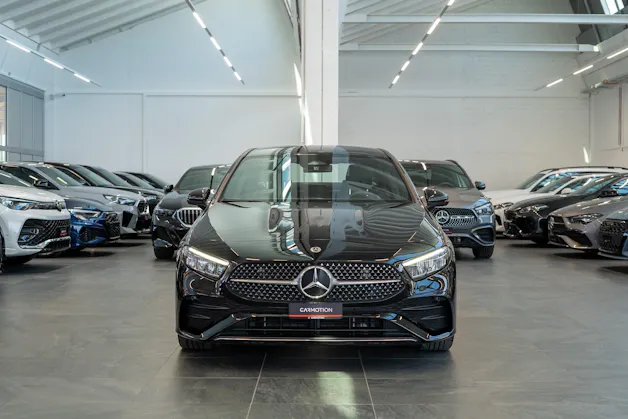 MERCEDES-BENZ A 200 AMG Line Limousine / Facelift / Rückfahrkamera / Ambientebeleuchtung