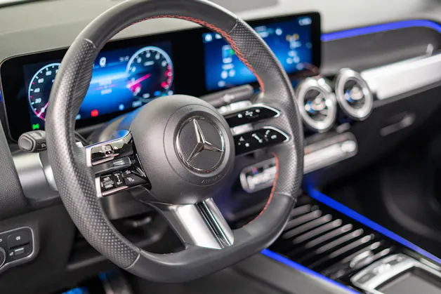 MERCEDES-BENZ GLB 250 AMG Line 4matic*Facelift*360°Kamera*Burmester*El.Sitze*