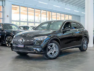 MERCEDES-BENZ GLC 300 d 4matic AMG Line / Anhängerkupplung / Memory Sitze / Ambiente