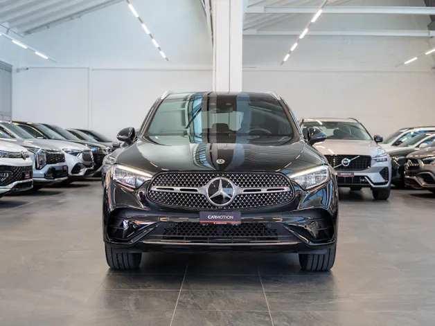 MERCEDES-BENZ GLC 300 d 4matic AMG Line / Anhängerkupplung / Memory Sitze / Ambiente