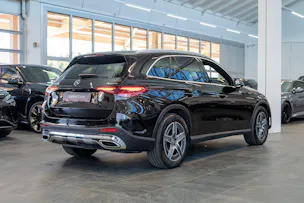 MERCEDES-BENZ GLC 300 d 4matic AMG Line / Anhängerkupplung / Memory Sitze / Ambiente