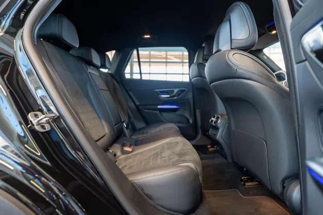 MERCEDES-BENZ GLC 300 d 4matic AMG Line / Anhängerkupplung / Memory Sitze / Ambiente