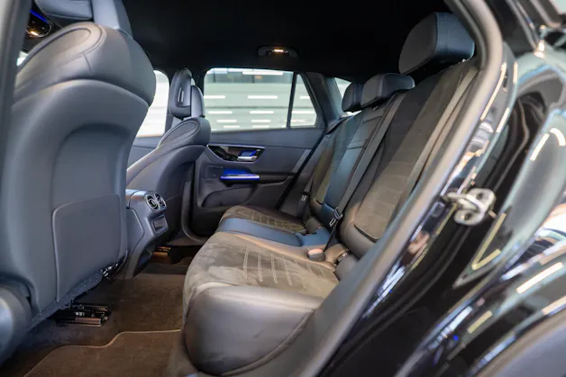 MERCEDES-BENZ GLC 300 d 4matic AMG Line / Anhängerkupplung / Memory Sitze / Ambiente