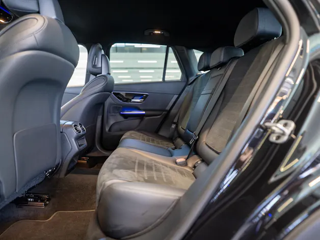 MERCEDES-BENZ GLC 300 d 4matic AMG Line / Anhängerkupplung / Memory Sitze / Ambiente