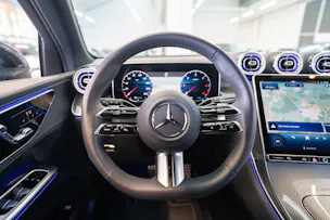 MERCEDES-BENZ GLC 300 d 4matic AMG Line / Anhängerkupplung / Memory Sitze / Ambiente