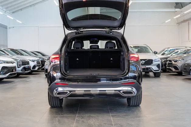 MERCEDES-BENZ GLC 300 d 4matic AMG Line / Anhängerkupplung / Memory Sitze / Ambiente