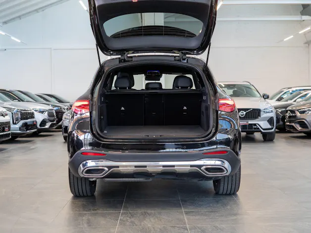 MERCEDES-BENZ GLC 300 d 4matic AMG Line / Anhängerkupplung / Memory Sitze / Ambiente