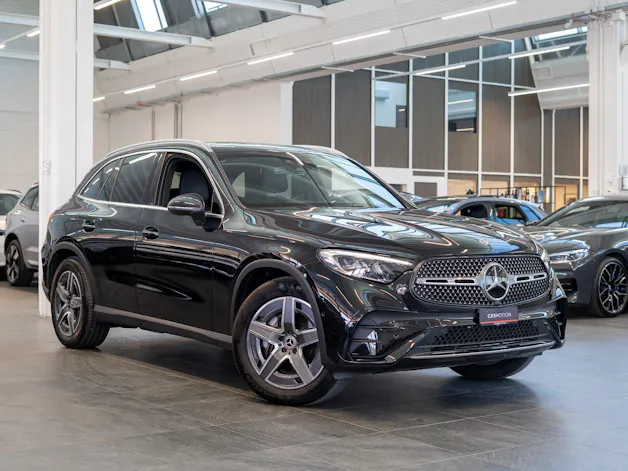 MERCEDES-BENZ GLC 300 d 4matic AMG Line / Anhängerkupplung / Memory Sitze / Ambiente