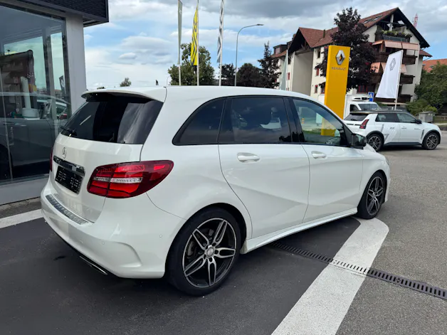 MERCEDES-BENZ B 250 AMG Line 7G-DCT