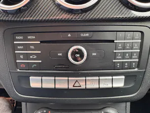 MERCEDES-BENZ B 250 AMG Line 7G-DCT