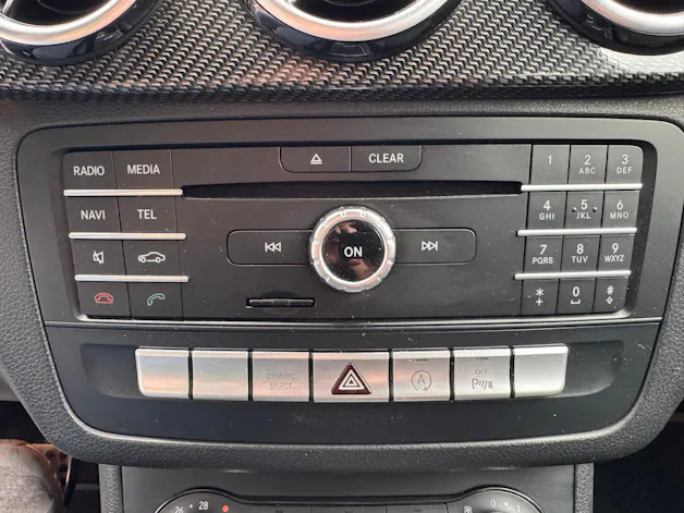 MERCEDES-BENZ B 250 AMG Line 7G-DCT