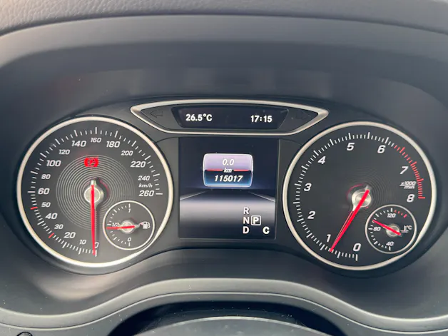 MERCEDES-BENZ B 250 AMG Line 7G-DCT