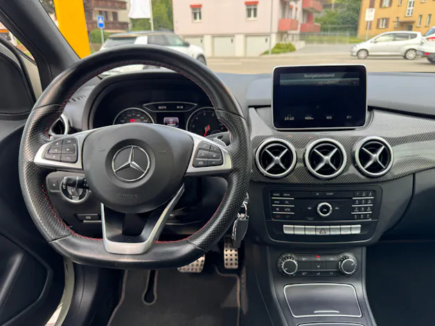 MERCEDES-BENZ B 250 AMG Line 7G-DCT