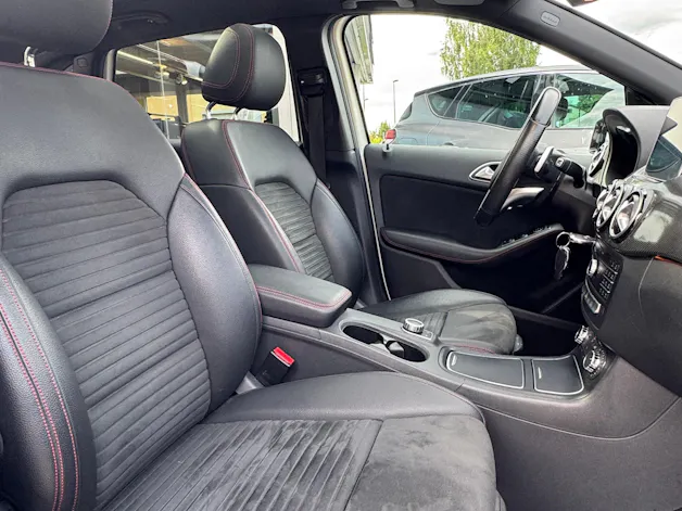MERCEDES-BENZ B 250 AMG Line 7G-DCT