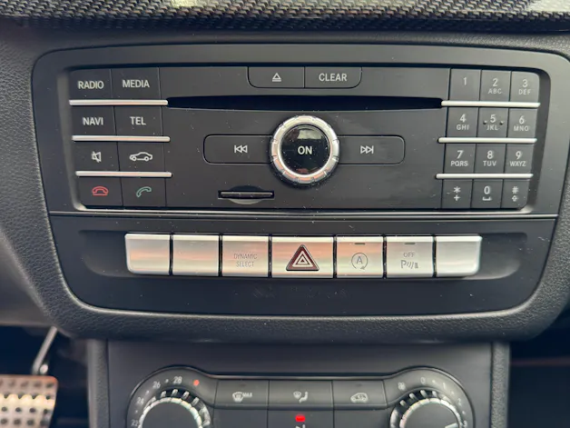 MERCEDES-BENZ B 250 AMG Line 7G-DCT