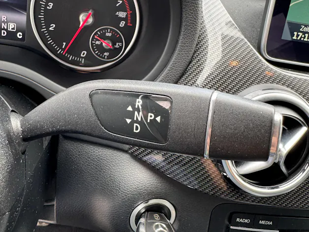 MERCEDES-BENZ B 250 AMG Line 7G-DCT