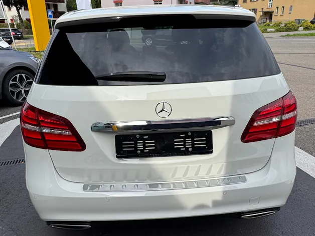 MERCEDES-BENZ B 250 AMG Line 7G-DCT