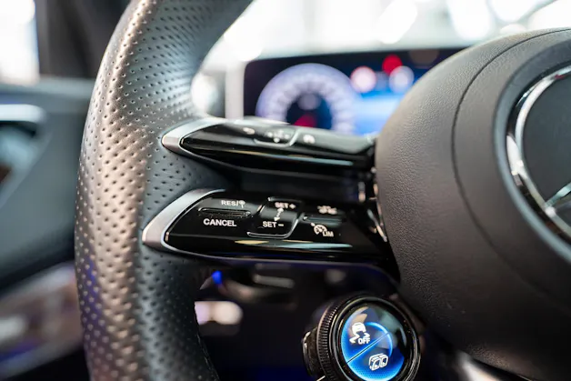 MERCEDES-BENZ GLC 43 AMG 4matic / Panorama / Performance Auspuff / 360°Kamera