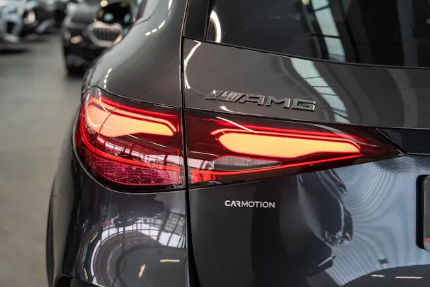 MERCEDES-BENZ GLC 43 AMG 4matic / Panorama / Performance Auspuff / 360°Kamera