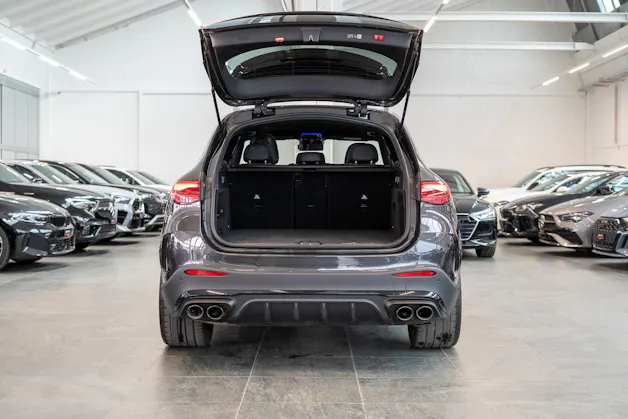 MERCEDES-BENZ GLC 43 AMG 4matic / Panorama / Performance Auspuff / 360°Kamera