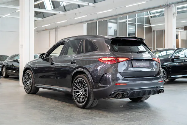 MERCEDES-BENZ GLC 43 AMG 4matic / Panorama / Performance Auspuff / 360°Kamera