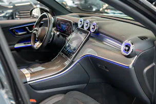MERCEDES-BENZ GLC 43 AMG 4matic / Panorama / Performance Auspuff / 360°Kamera