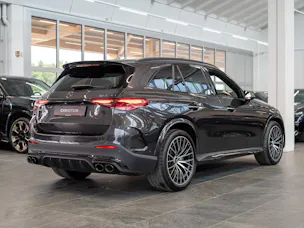MERCEDES-BENZ GLC 43 AMG 4matic / Panorama / Performance Auspuff / 360°Kamera
