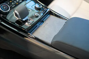 Land Rover Range Rover Sport 4.4 V8 First Edition / Fond-Entertainment / 360°Kamera /