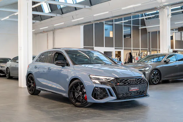 AUDI RS3 Sportback 2.5 TFSI quattro S-Tronic / Panorama / Rückfahrkamera